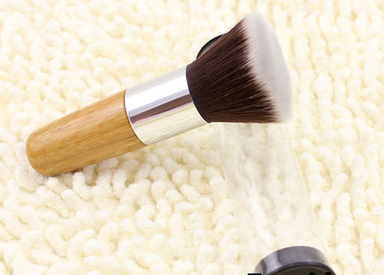 Kleine Puffer-Make-upbürste für Gesicht, Bambusgriff-flache Puffer-Bürste Kabuki