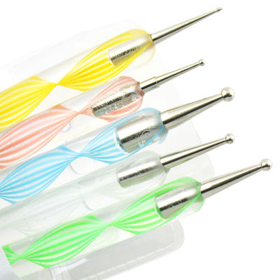 Die Weise 5 x 2 punktieren, die den Stift punktierend eingestellt für Maniküre-Pediküre Marbleizing ist